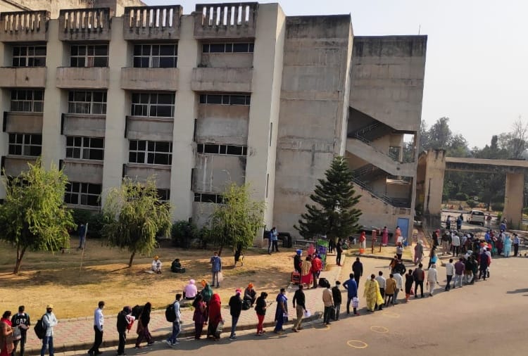 PGI OPD opens, today only those patients will be seen, who have been given time earlier