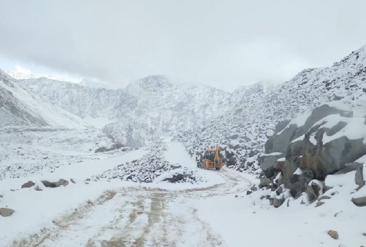 Eight people killed in avalanches in Austria