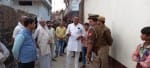 मामले की जांच करने पहुंची पुलिस।
