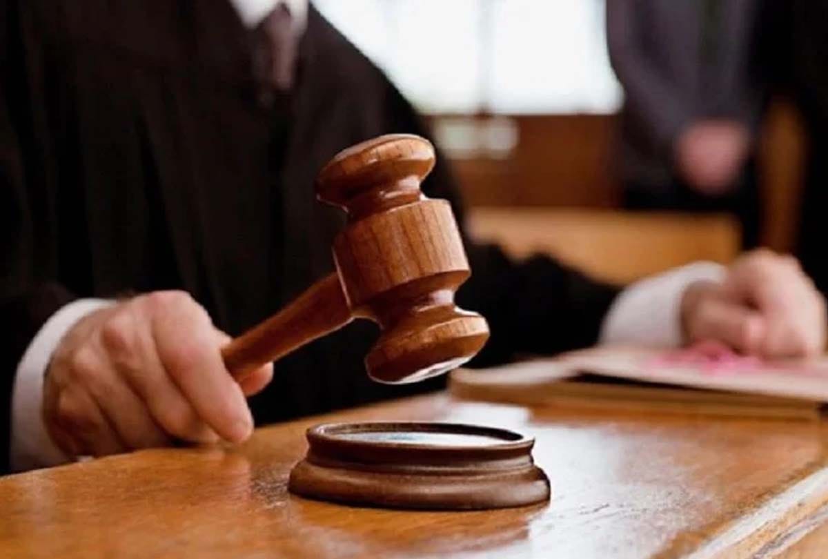 five year sentence to Two people in robbery case
