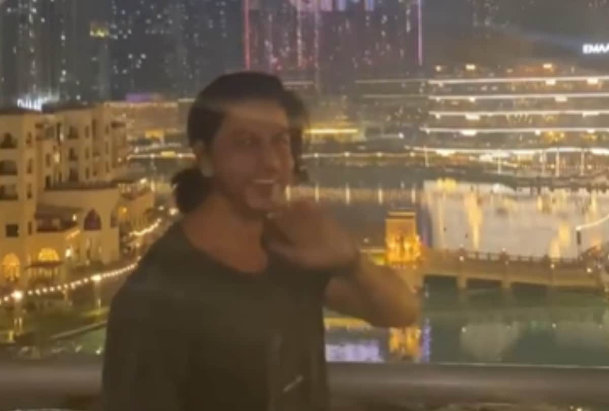 Shah rukh khan birthday special celebrated by burj khalifa actor photo viral