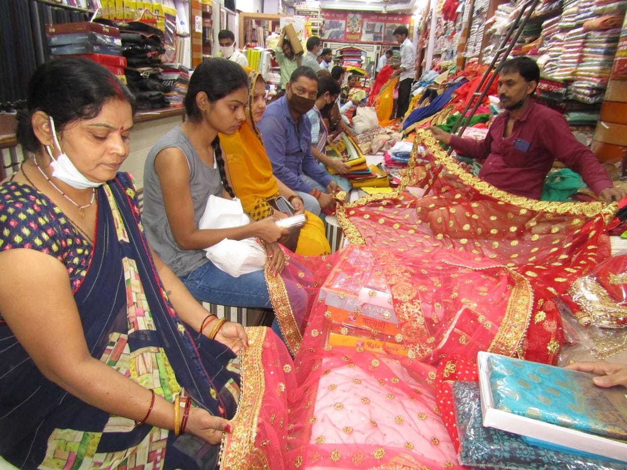 The business of ready-made clothes increased on Deepawali