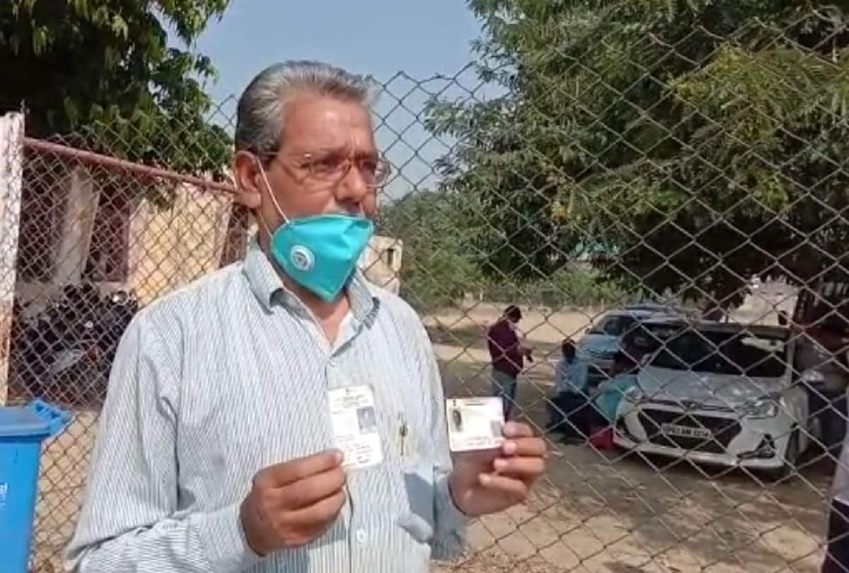 Tundla By Election 2020: First Voter Cast Vote For Assembly