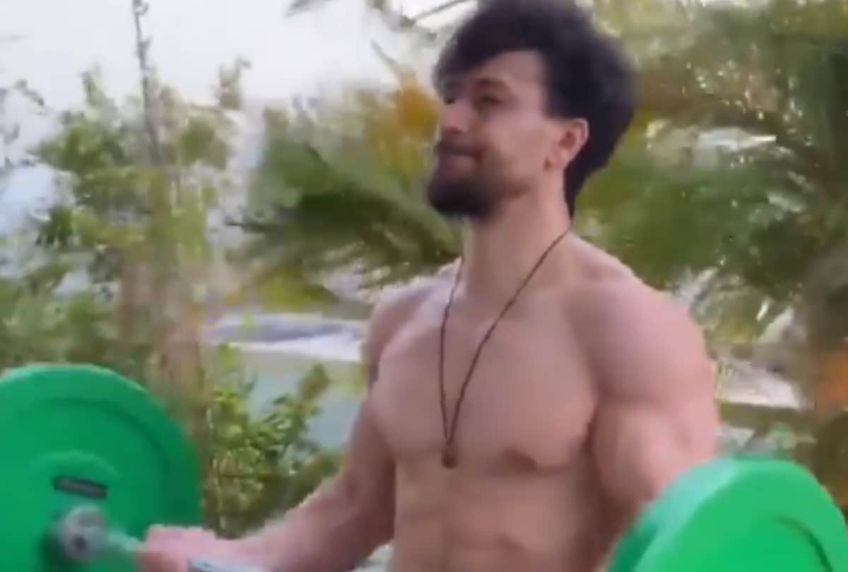 Tiger shroff sea facing apartment in Mumbai here inside photos