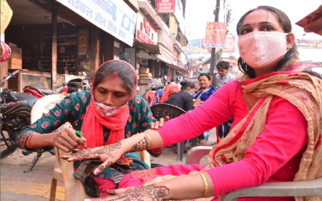 Karva Chauth 2020, Many couple will celebrate for Karvachauth in the hotel at Meerut