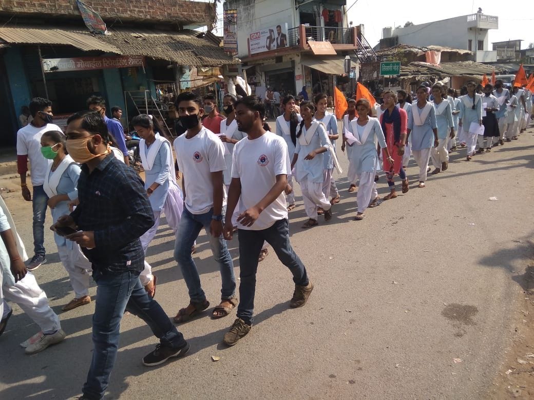 Procession raised, the sound of hanging killers raised