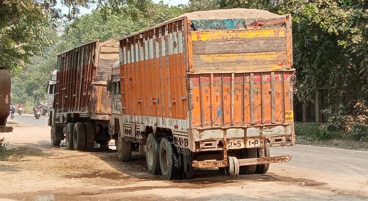 Warning to lease holders in Fatehpur does not effect overloading in mines