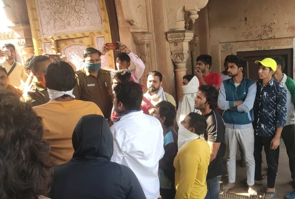 mathura news protest outside nandababa temple in nandgaon