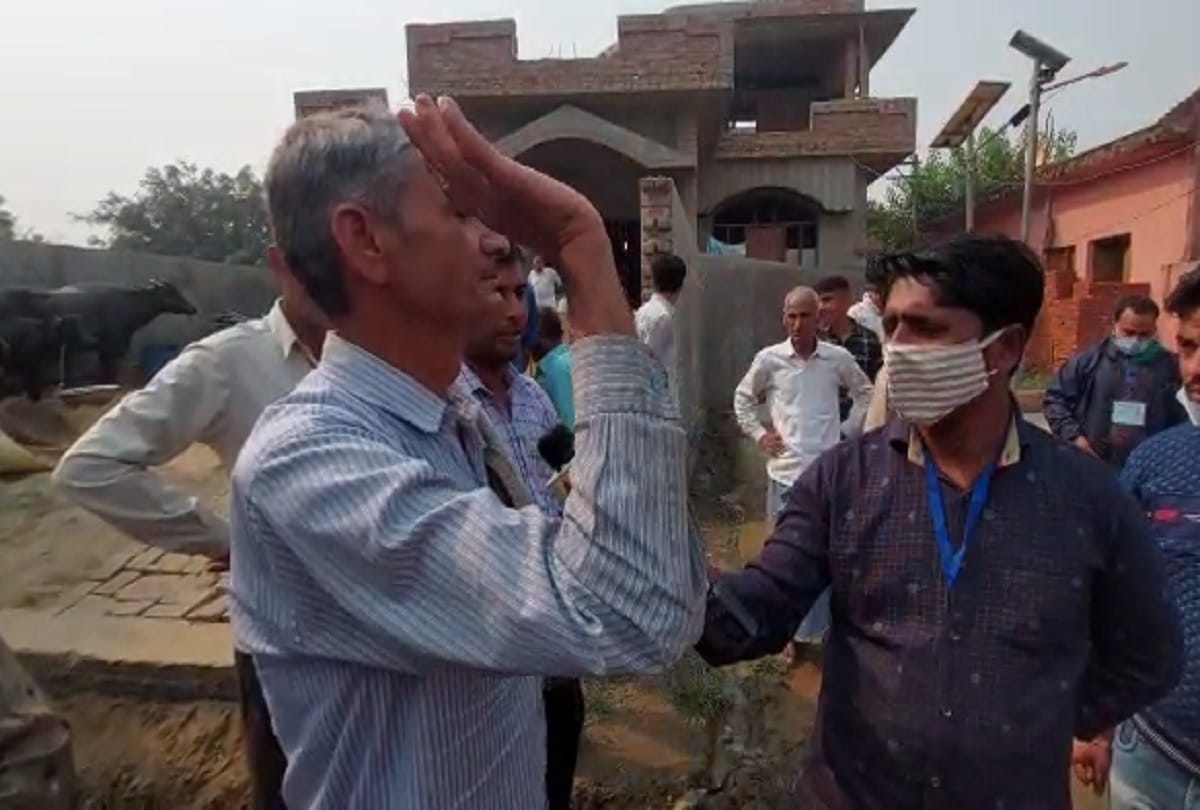 UP By elections 2020 Naugawan Sadat villagers boycott voting no vote casted