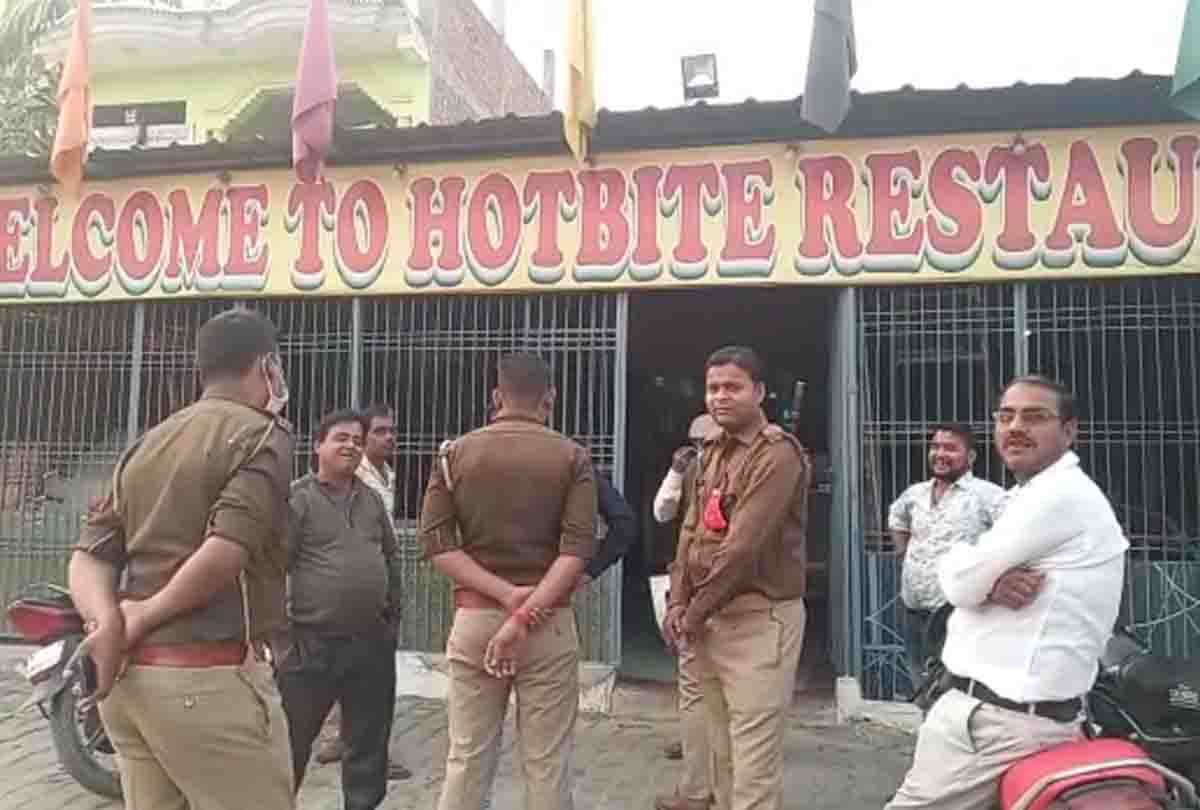 Kannauj: Wife burnt to see husband with girlfriend in restaurant, beaten up by girlfriend's slippers