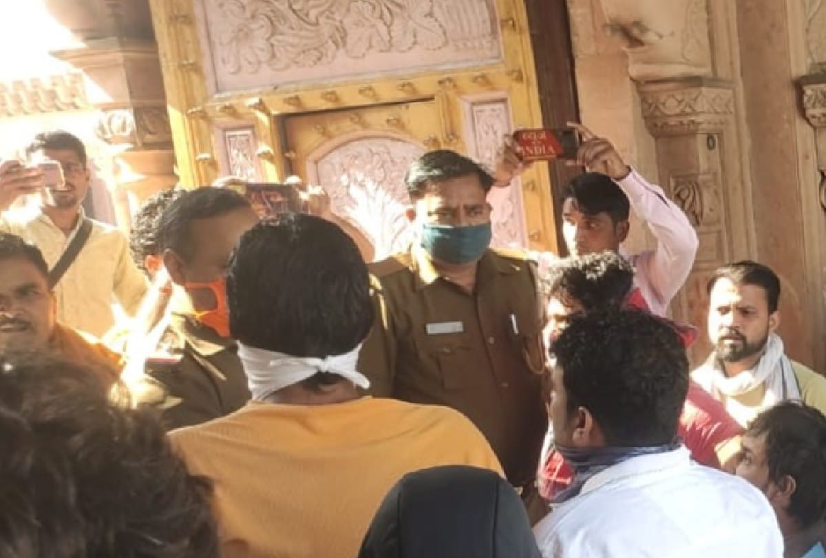 mathura news protest outside nandababa temple in nandgaon