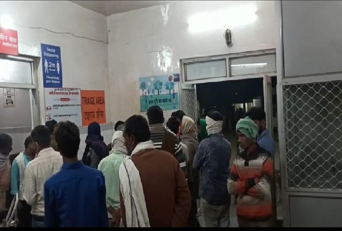 Woman dies in district hospital, lathis on people making ruckus
