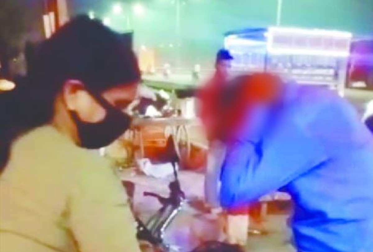 Woman Attacked On YoungMan With Hammer Said This Is Punishment For Trapping Girls At Facebook