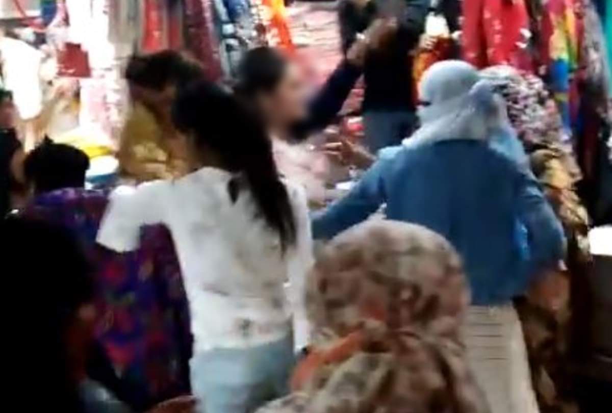 woman beaten to minor girl in etah