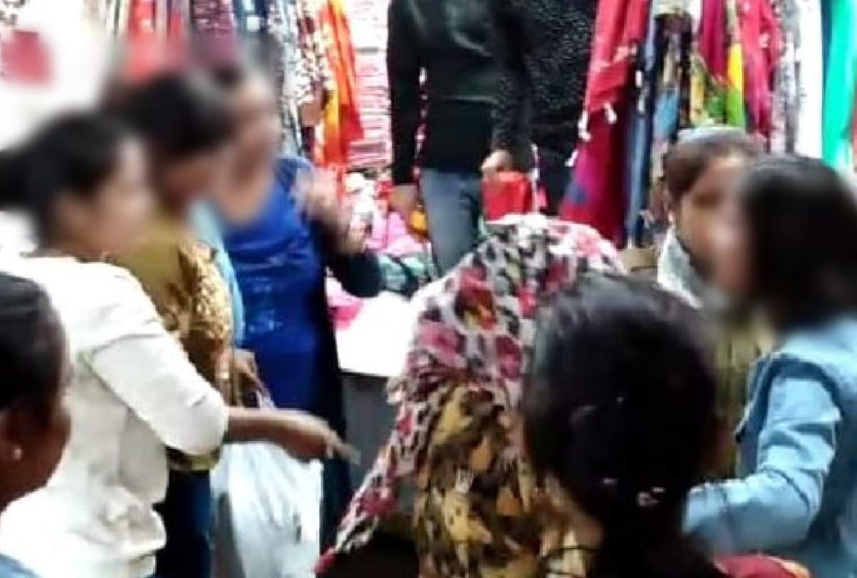 woman beaten to minor girl in etah