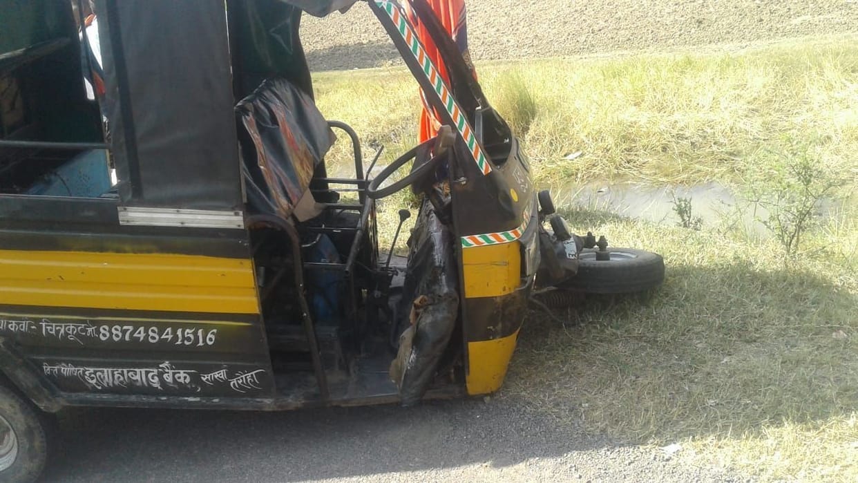 Six injured including driver due to tempo overturn