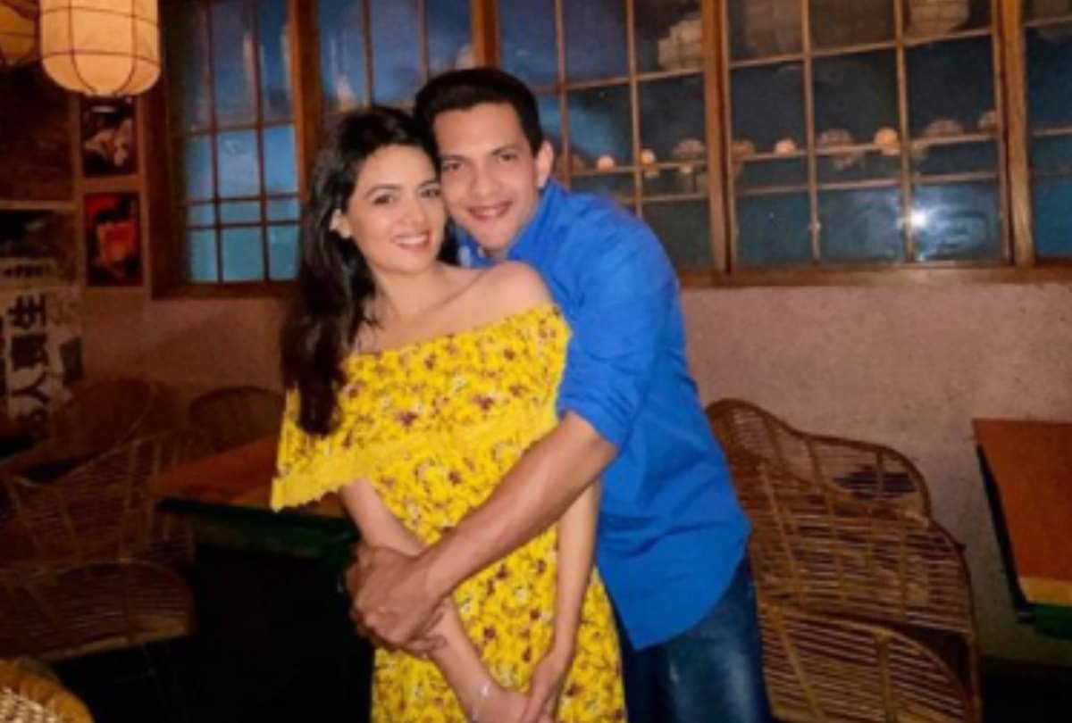 Aditya Narayan and Shweta Agrawal roka ceremony picture viral on social media