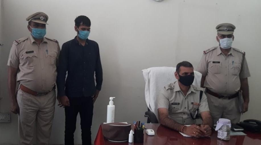Police got big success, one accused including 2.30 lakh arrested in PNB robbery case, seven cases registered against accused