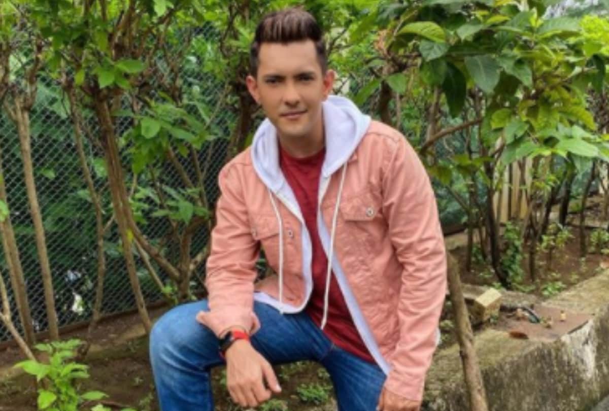 shweta agrawal Aditya Narayan announces marriage with girlfriend in december