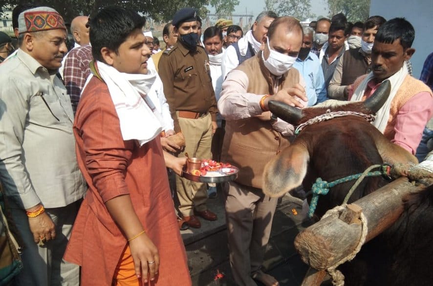 Crushing session of farmer cooperative mill started