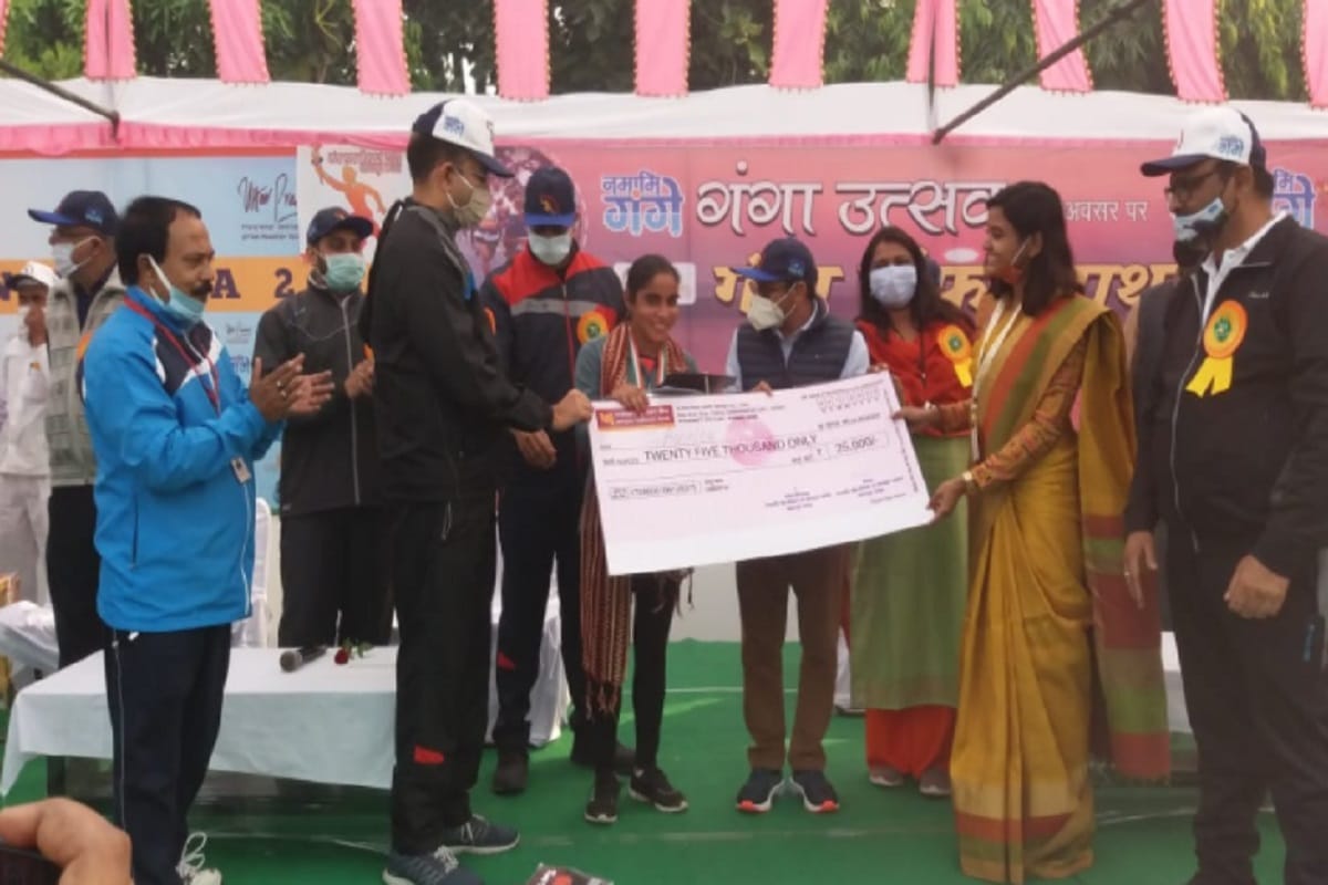 The marathon race concluded in Bijnor and winners of several were honored of many cities