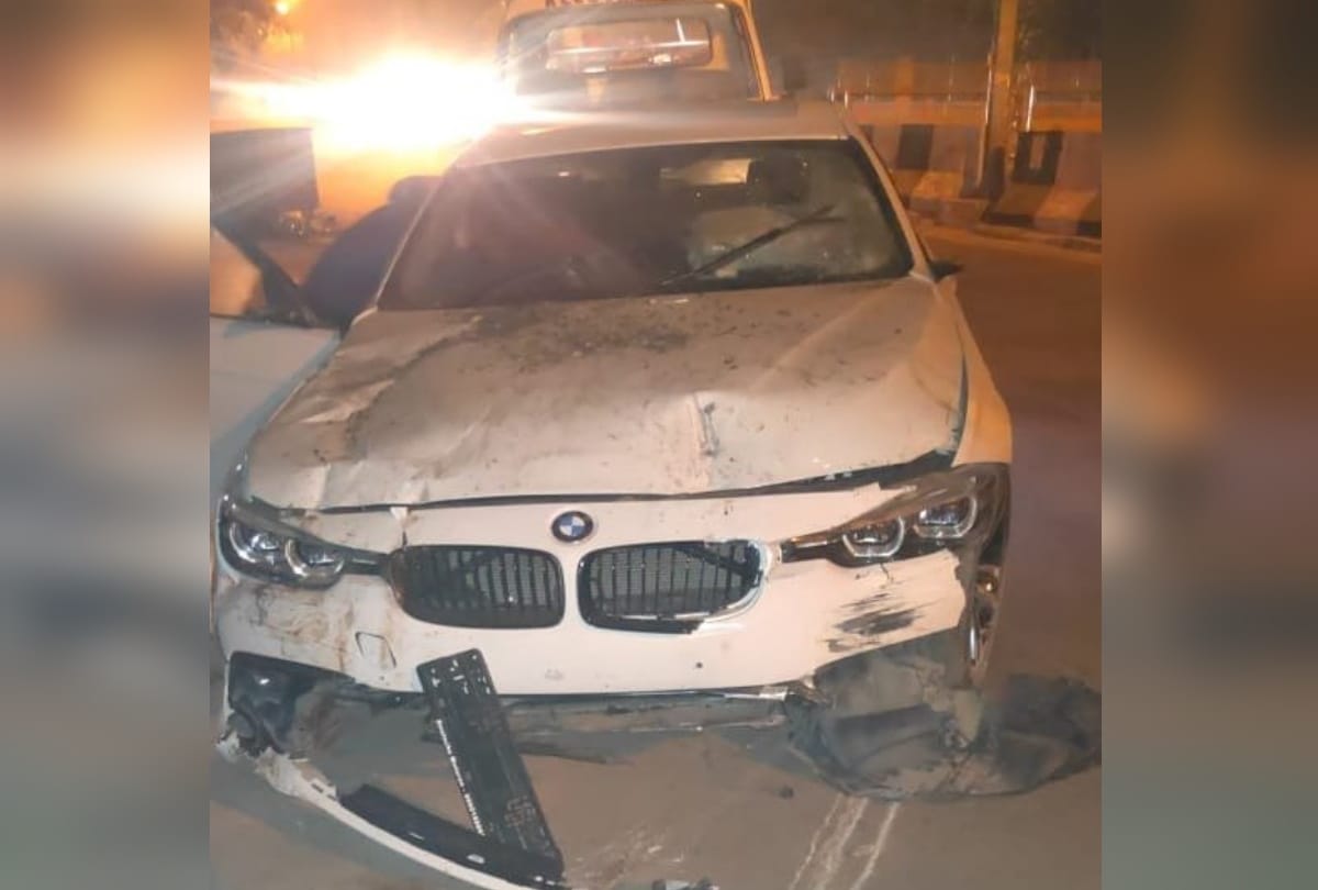 Delhi drunk man runs bmw car over policeman leg after that crushing car when being chased by police arrested