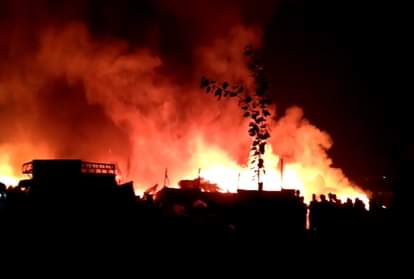 Ghaziabad fire News gas cylinder torn with explosion Women run away with children