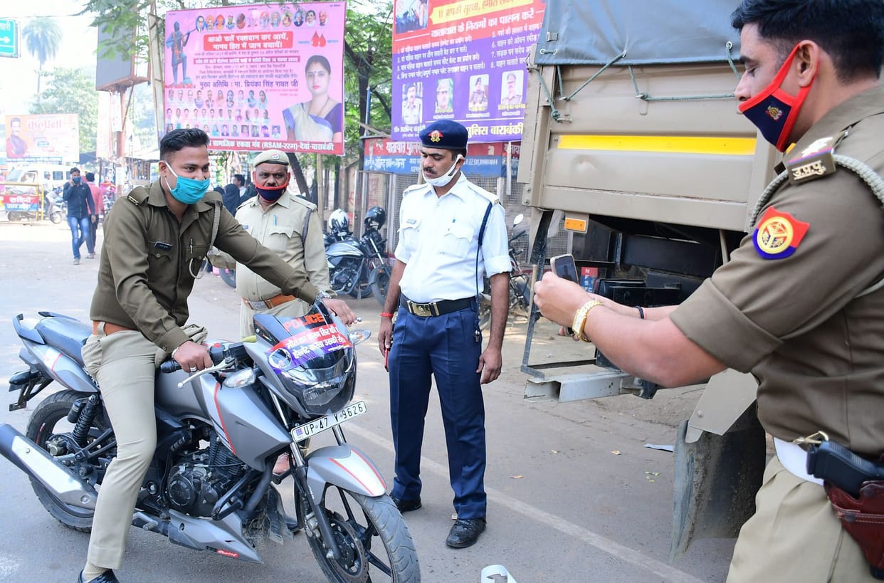 Those who teach themselves traffic rules without helmets