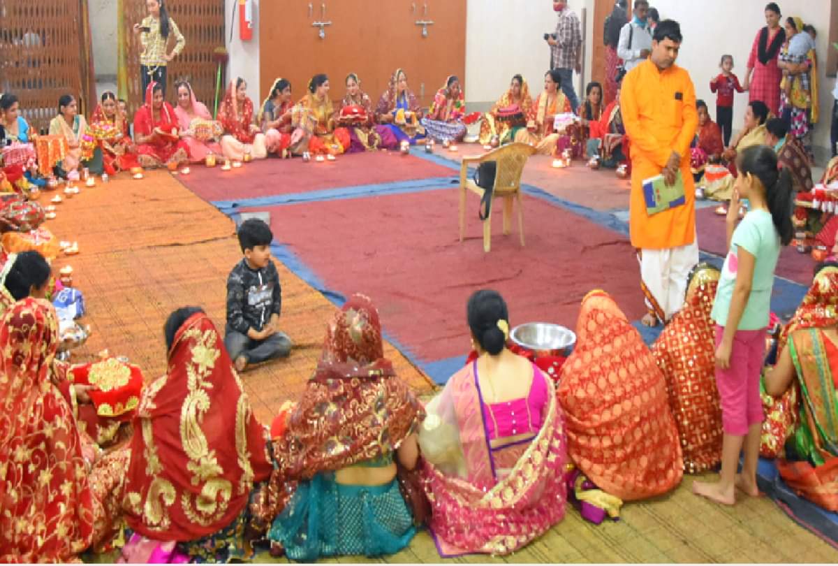 Karwa chauth 2020 special celebration photos in gorakhpur