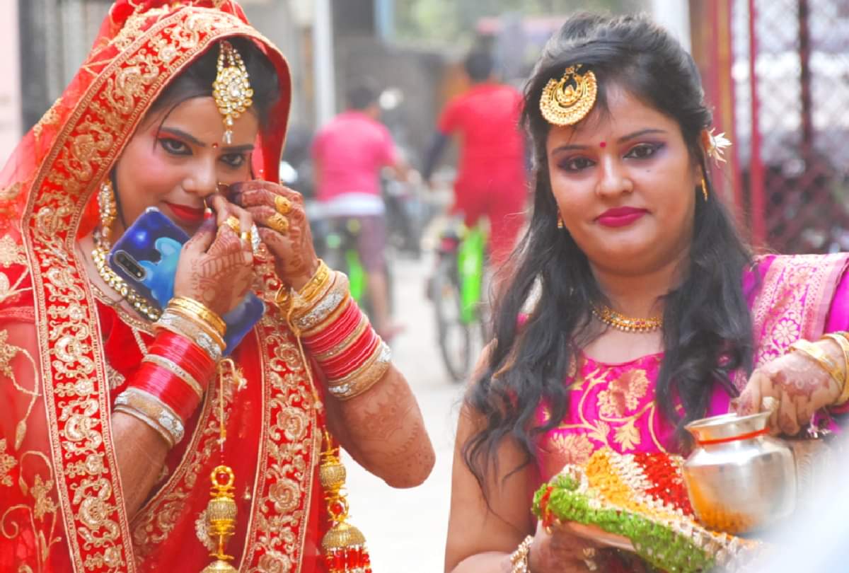 Karwa chauth 2020 special celebration photos in gorakhpur