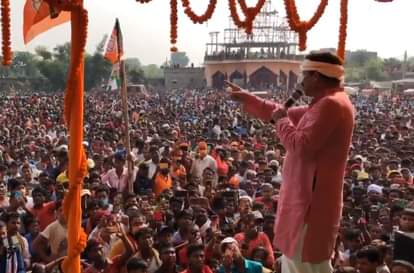 Bhojpuri singer pawan singh curious case bihar elections 2020 manoj Tiwari gathers crowd
