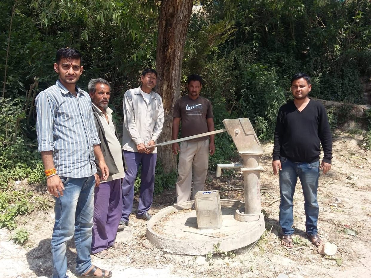 Hand pump installed in Jhankot village is bad for ten days