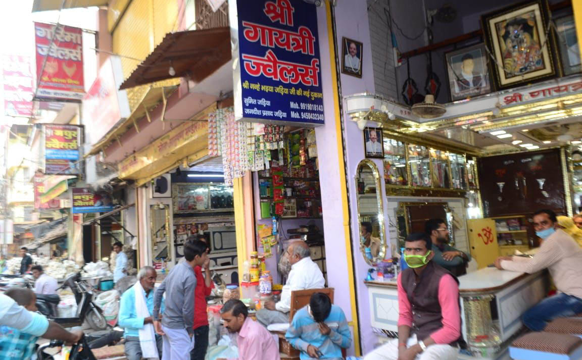 Diamond also caught with 11 kg gold, 1.32 quintal silver