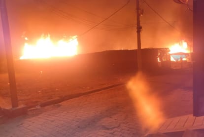 Fire in Firozabad: massive fire broke out in vegetable market tundla