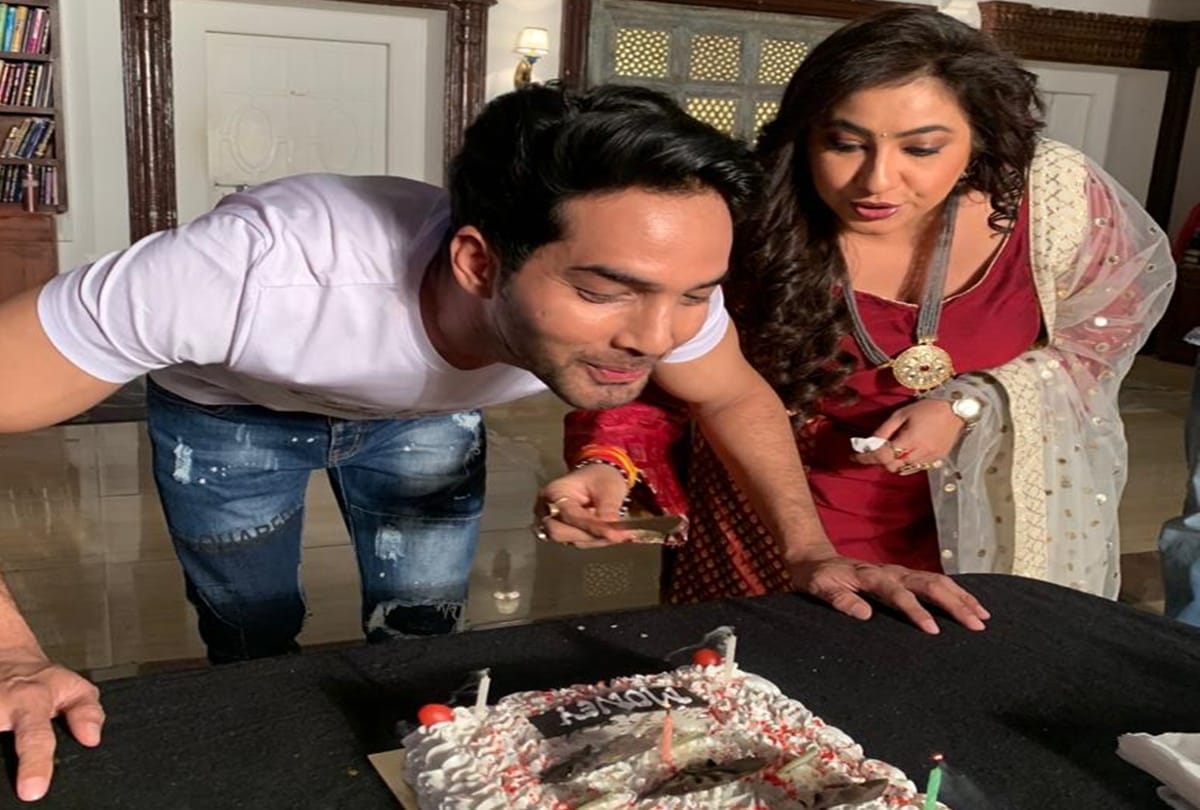Guddan Tumse Na Ho Payega Team Celebrates Pratham Kunwar Birthday On the Sets Midnight