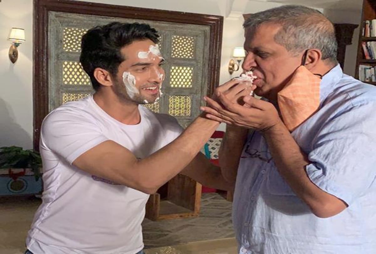Guddan Tumse Na Ho Payega Team Celebrates Pratham Kunwar Birthday On the Sets Midnight