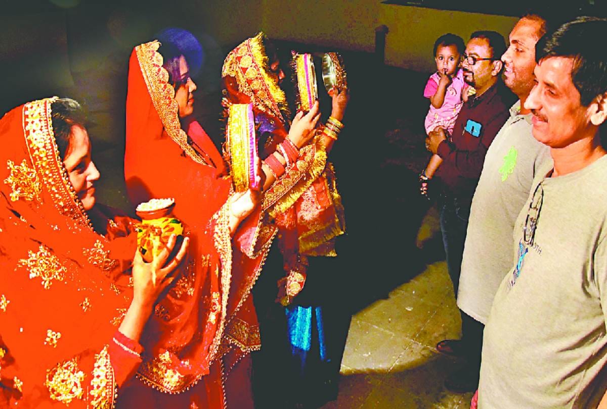 pictures of karwa chauth in lucknow