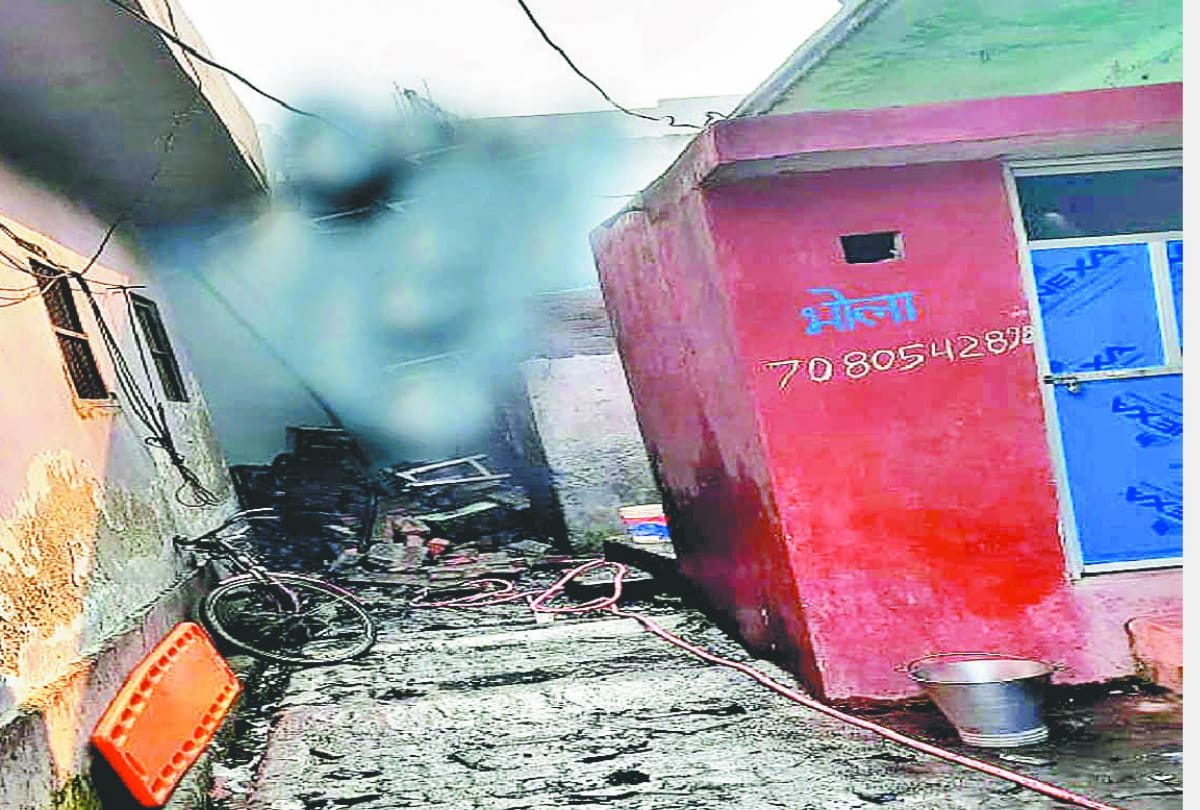 Kushinagar cracker factory blast People in panic due to four dead see photos