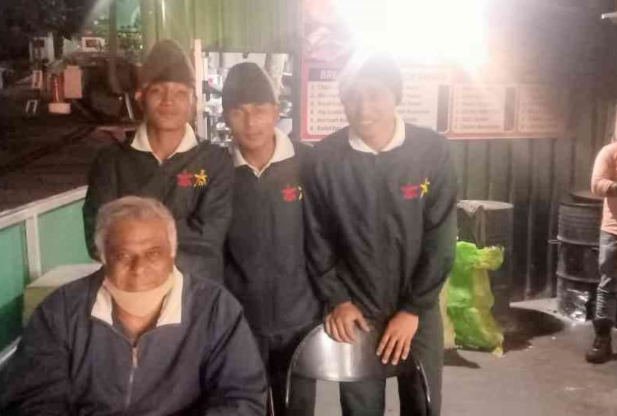 Himachal news: bollywood actor ashish vidyarthi in food corner solan