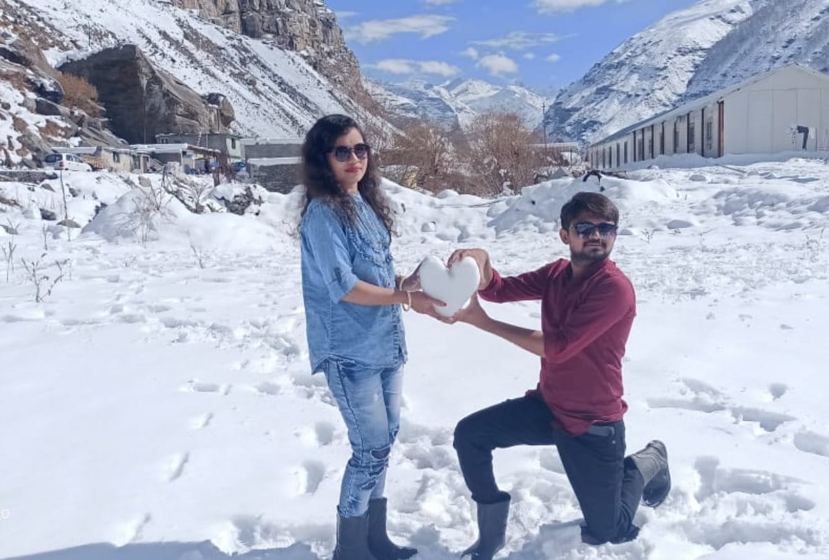 tourist in lahaul spiti at atal tunnel north portal after snowfall