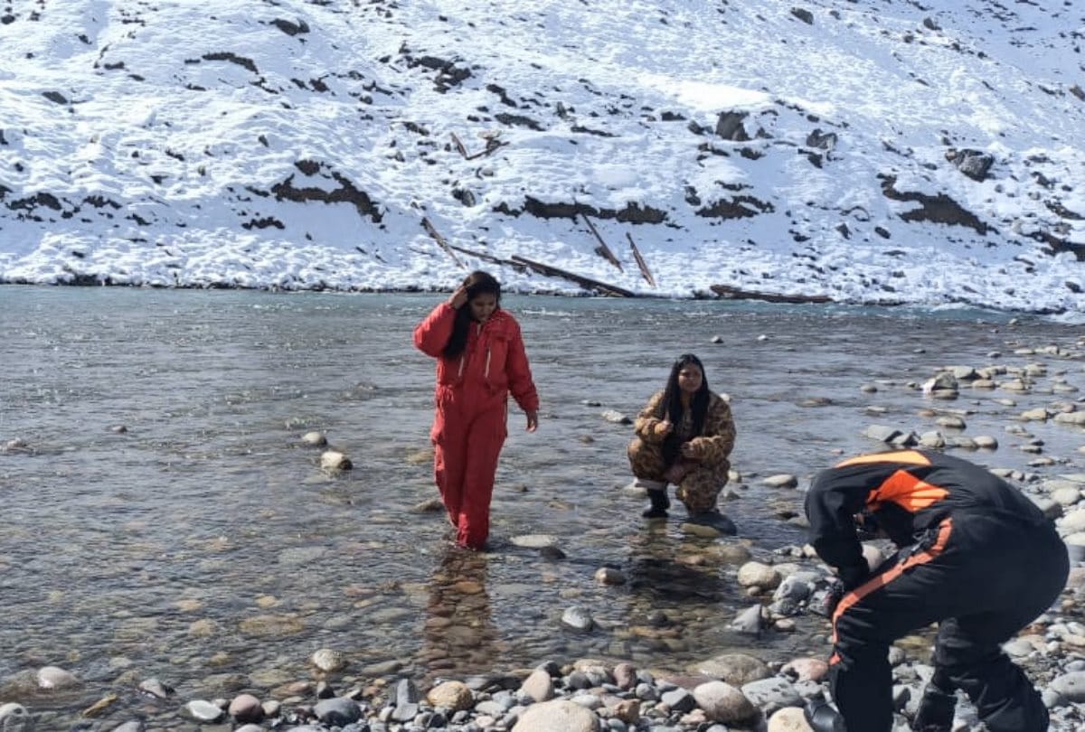 tourist in lahaul spiti at atal tunnel north portal after snowfall