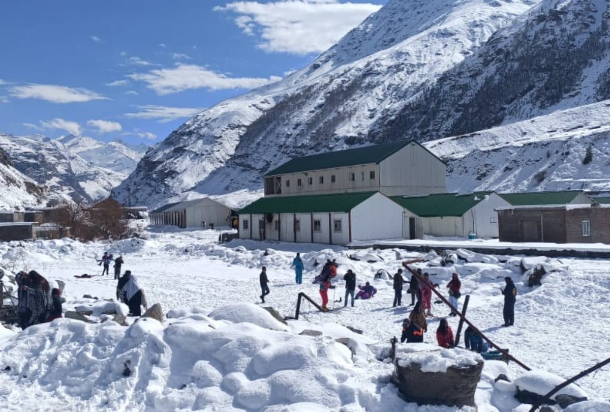 tourist in lahaul spiti at atal tunnel north portal after snowfall