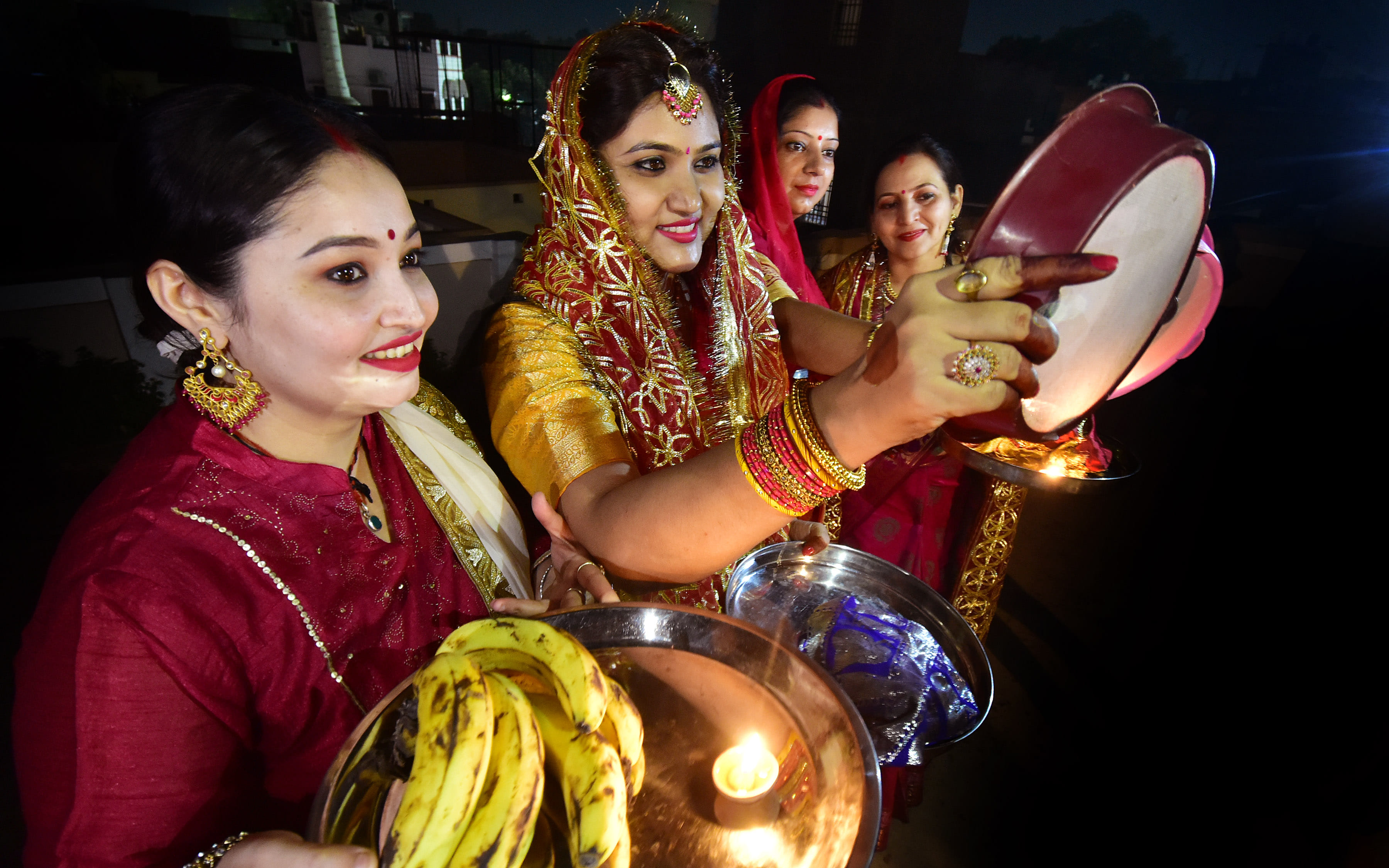 karwa chauth 2021 katha know how to start seeing the moon during karwa chauth