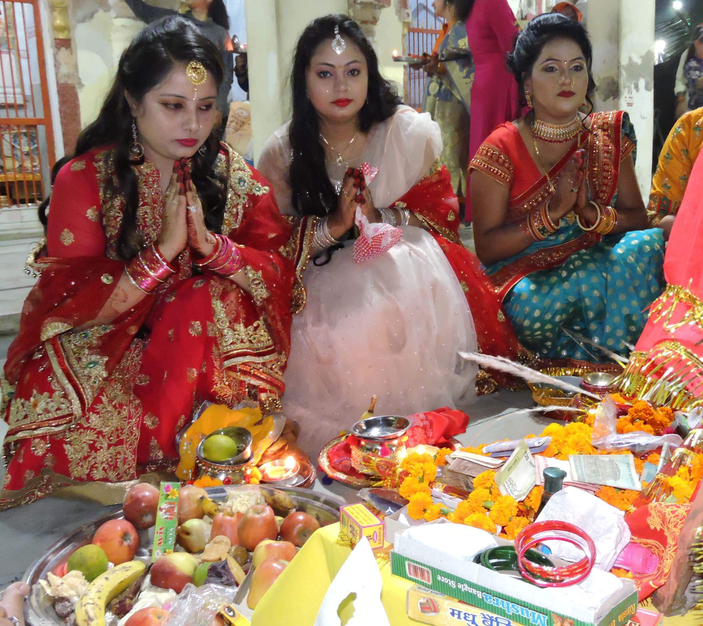 karwa chauth 2021 date auspicious yoga is being made on karva chauth know the time of moonrise puja shubh muhurat and worship timing