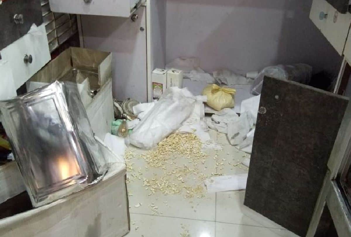 Thief Stolen In Sweet Shop Before Diwali