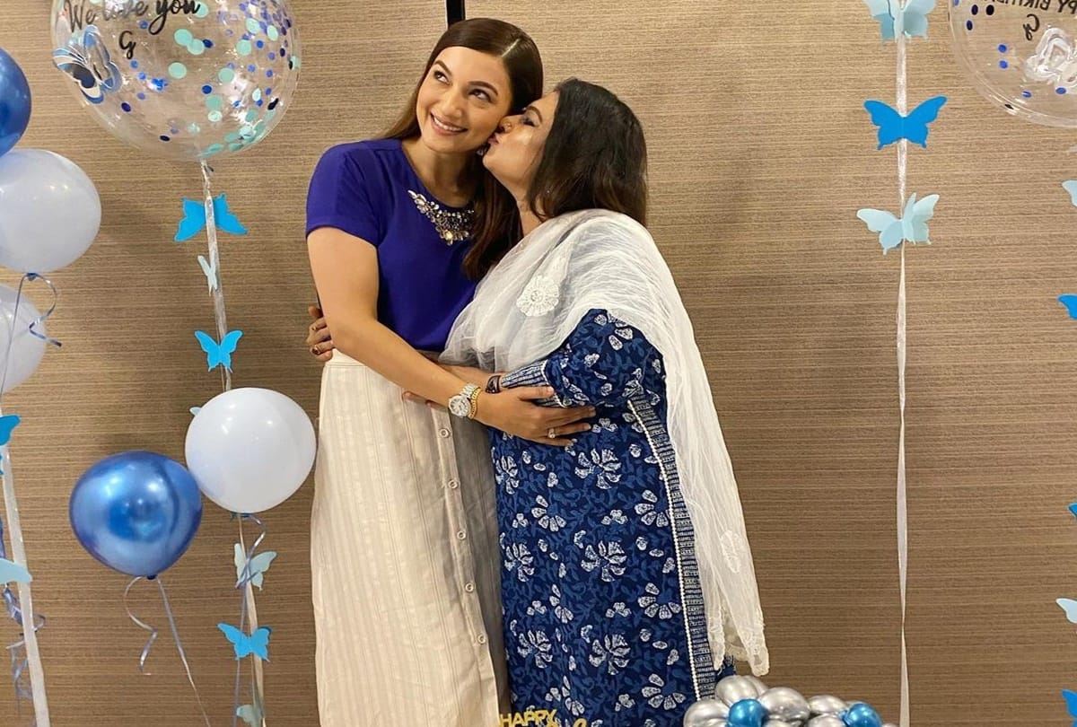 Awez Darbar Zaid Darbar And Bigg Boss 7 Winner Gauhar Khan viral video gives Family goals