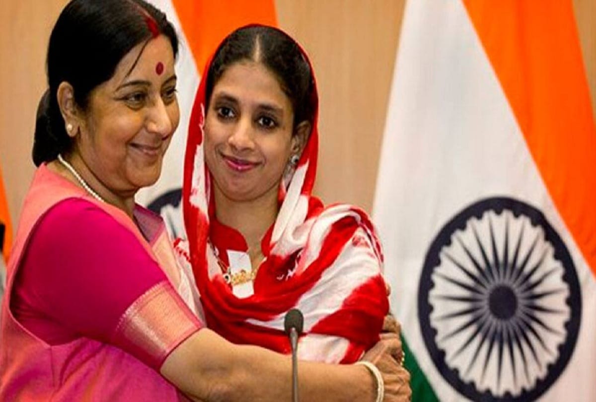 Signs of Pakistan return Geeta states that her family may be Telugu speaking