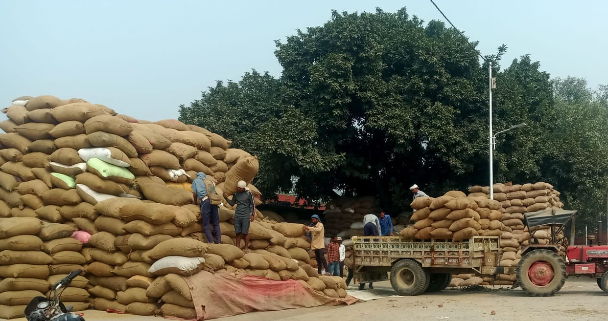 Farmers occupied the platform of farmers, how can paddy sold