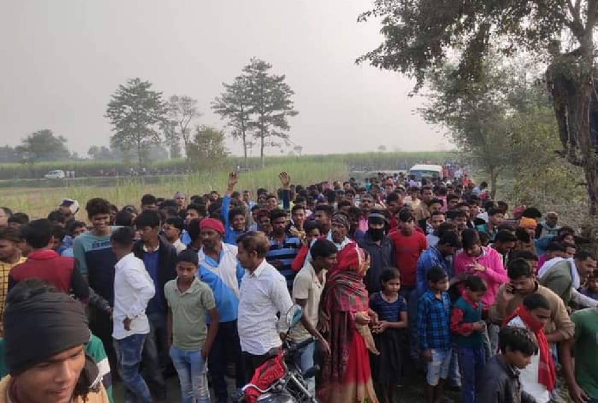 leopard trapped in forest villagers in panic at maharajganj