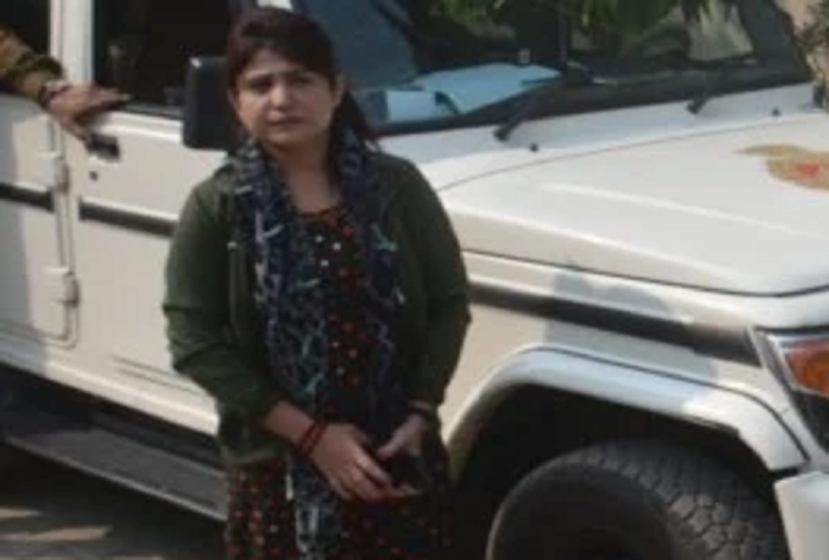 neha Did Not Get Entry In husband house Even After 17 Hours Of Dharna at moradabad